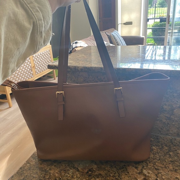 Micheal Kors Camel Shoulder Bag - Picture 3 of 9